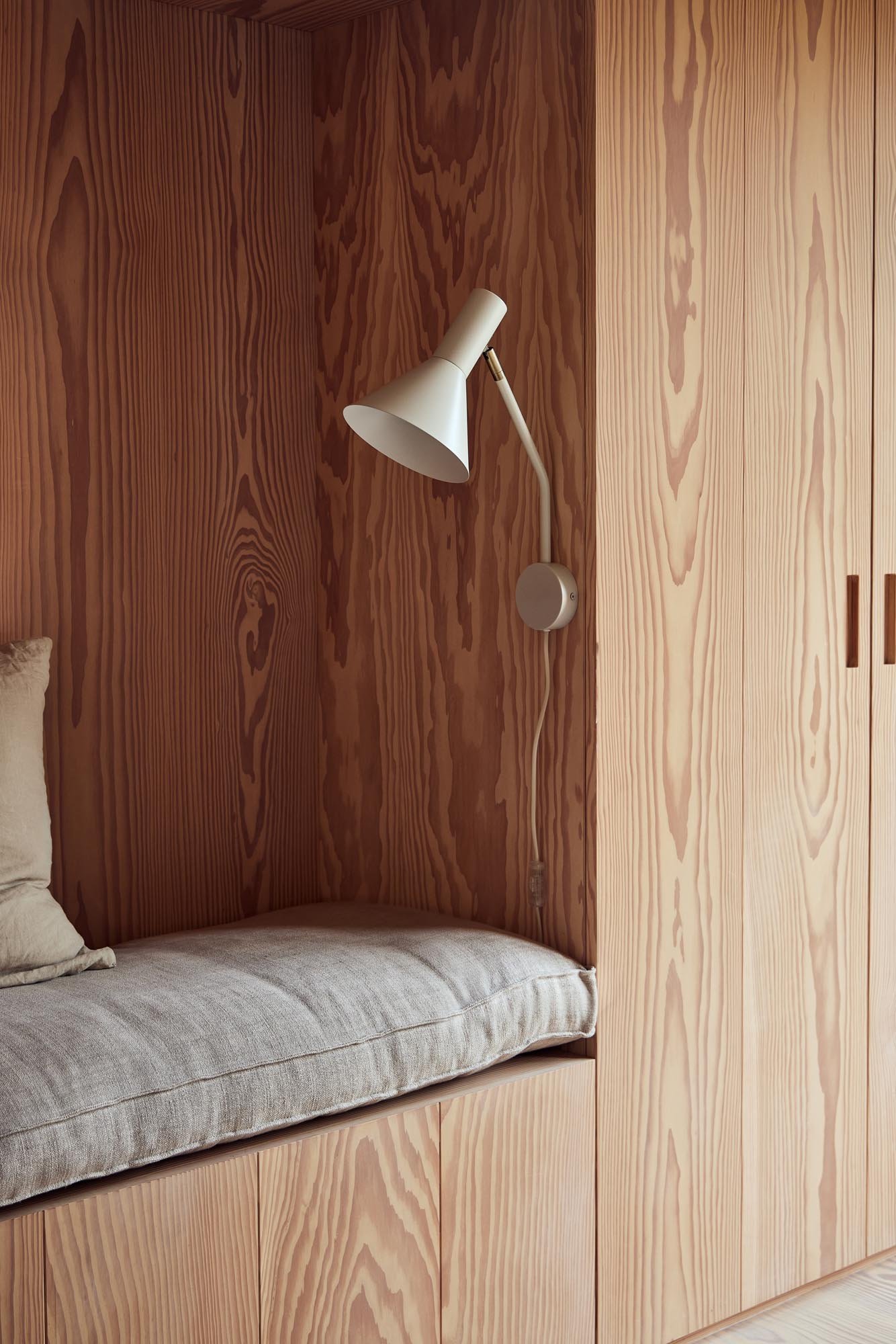 Lyss Wall Lamp — F R A N D S E N